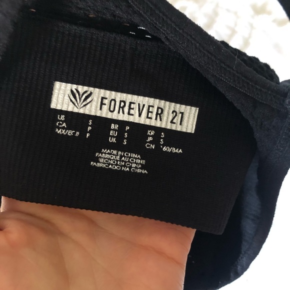 Strappy forever 21 sports bra size S - Picture 2 of 7